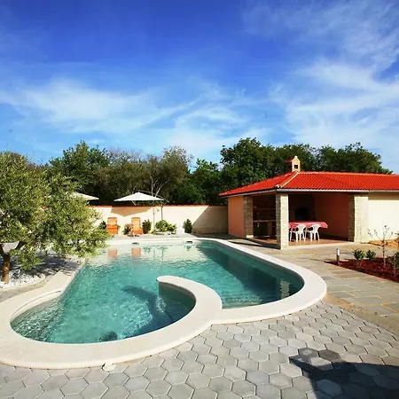 Holiday Ulika Apt 1 *