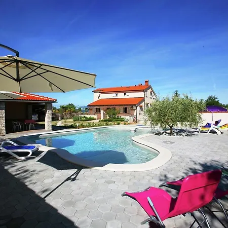 Holiday Ulika Apt 1 *